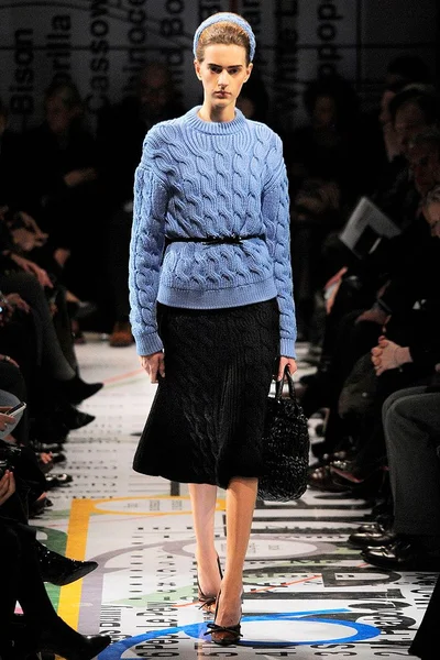 Look 27